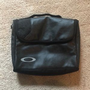 Oakley Hanging shower bag